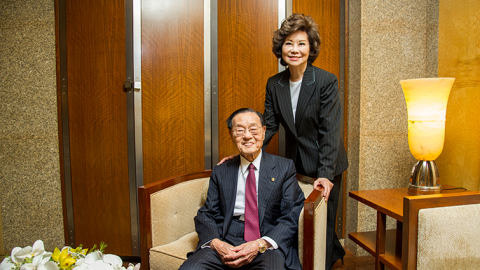 幼时的赵小兰与母亲赵朱木兰,父亲赵锡成