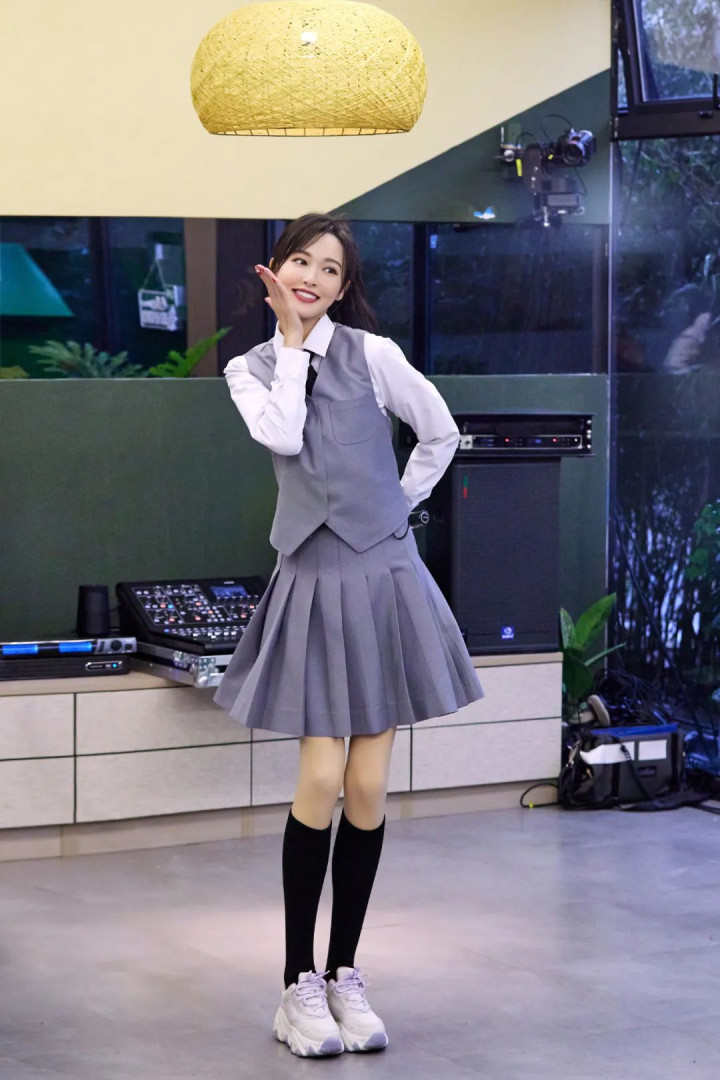 ����, ���Ӿ硶�������������ֿɰ�����С��(����Ů��,�ڵ�����,����,����,������˭)