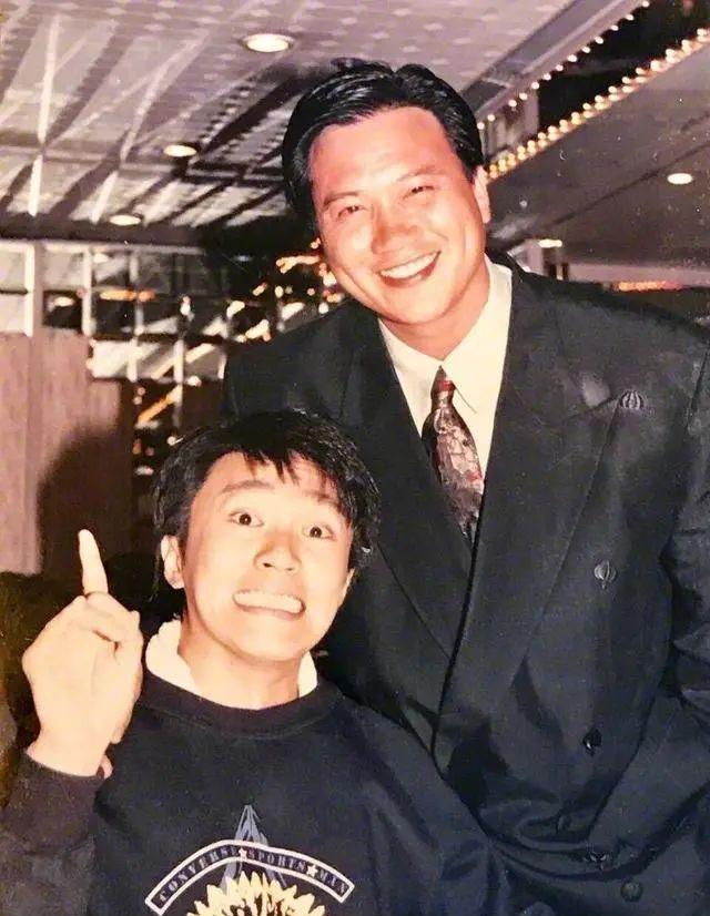 万梓良是很多八九十年代观众心目中的"偶像",曾出演《三少爷的剑》