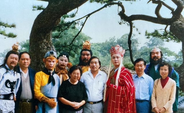 �й���õ�10�����Ӿ�����, Ӻ���������߹�, ��һ���԰�������ʵ(Ӻ������ ��������1566)