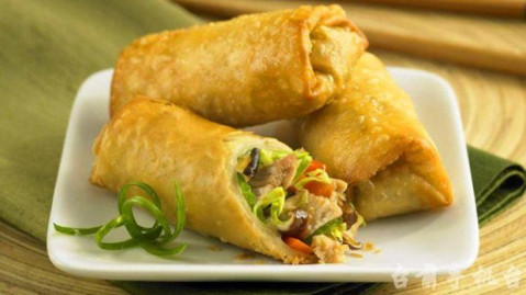 凭护照免费享用景点提供的地方特色名吃:琉璃丸子,干嘣鸡,鹅脖,糟鱼