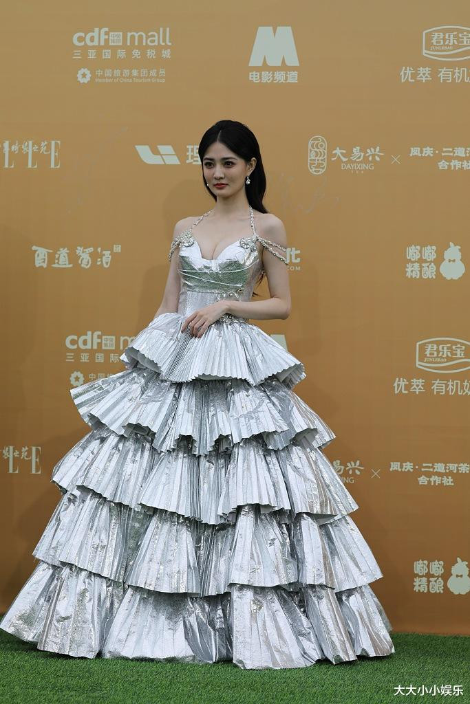 ��V����µķ�������: ����ں��ϵ����ʵ�Ӱ���ϵ�ʱ����ʾ(���ϵ����ʵ�Ӱ�ڼα�)