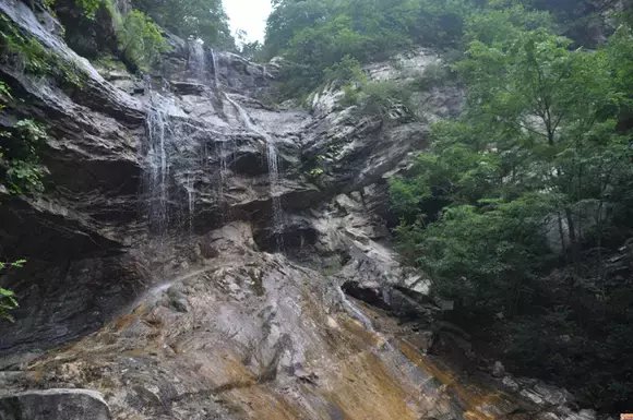京郊深山藏着一座童话小镇, 景色美到窒息, 而且还人少免费!