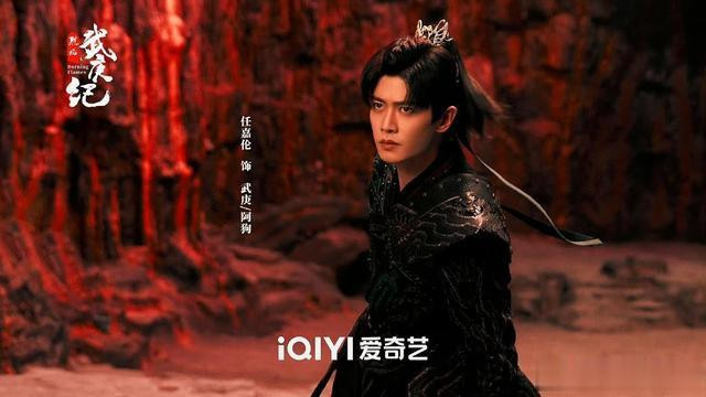 �߲���������װ������, Фս��������������������������ڴ�˭?