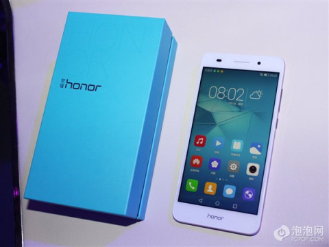 全网通版荣耀畅玩5a京东预约价格为799元,配色可选