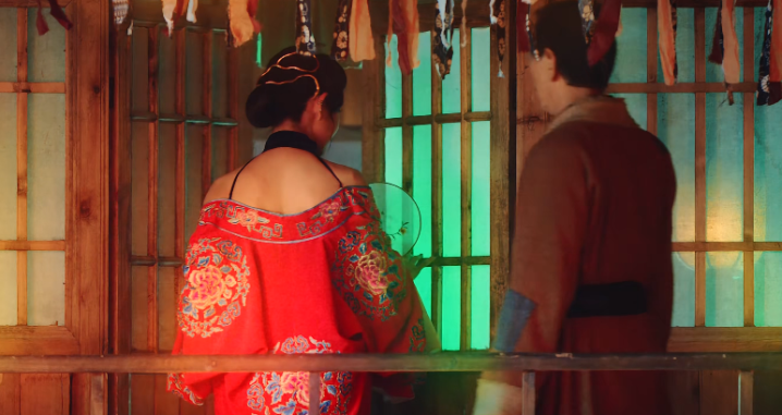 过气港星要钱不要脸, 靠女演员“卖肉”捞金, 林正英师弟晚节不保(林正英与钟发)