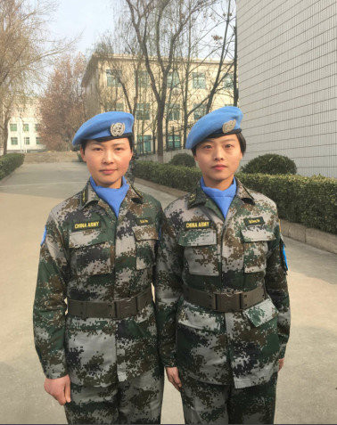 22岁的张钦和27岁的徐盼是这支维和部队中的两名女队员,除了她们两人