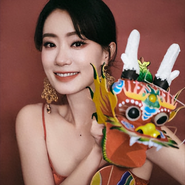 ��С�: �ݼ���������, ʵ����Ů��Ա����֮·(�ڵ�����,�ݼ�,��С�,����������˭)