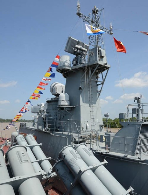 18日报道,经过30个月的精心施工,越南两艘国产最新型"闪电"级导弹艇