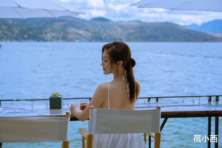 漣С⣬һϮɫҲȹߵŮ(Ĵ,С,ȹ,,Ů)