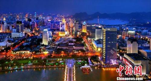 中国8个一线城市 专家: 有利于提升城镇化率