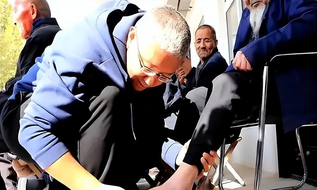 身负7亿巨债，足力健靠4.9元水饺赌2万家店：钱去哪了