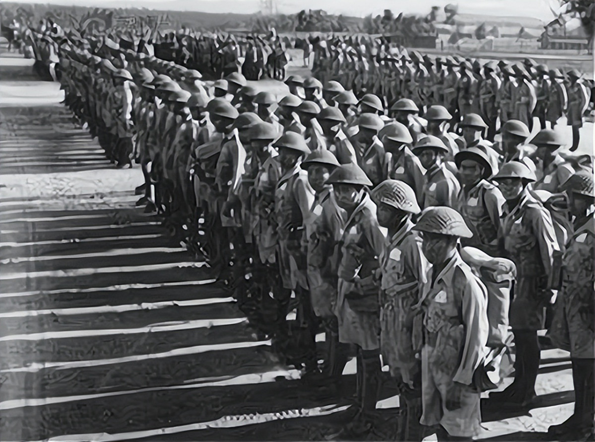 零负评的国军名将 毛主席亲写律诗吊唁 数万国人为之挥泪 资讯风