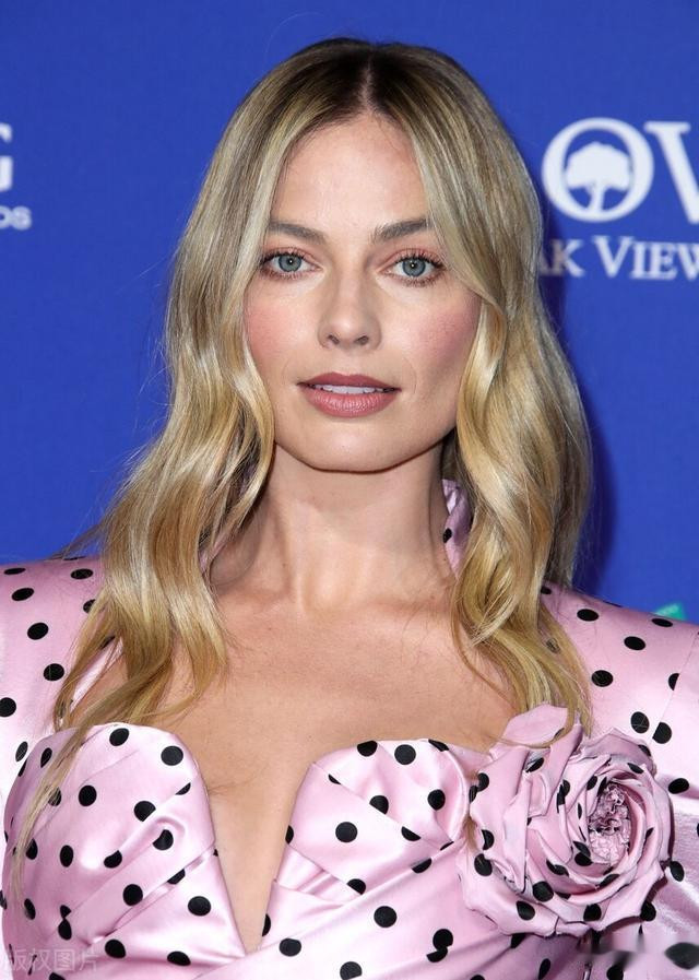 С��Ů����ء��ޱ�������ɫ�����ȹ�������Ȫ���ʵ�Ӱ�ڰ佱��(����ء��ޱ�����)