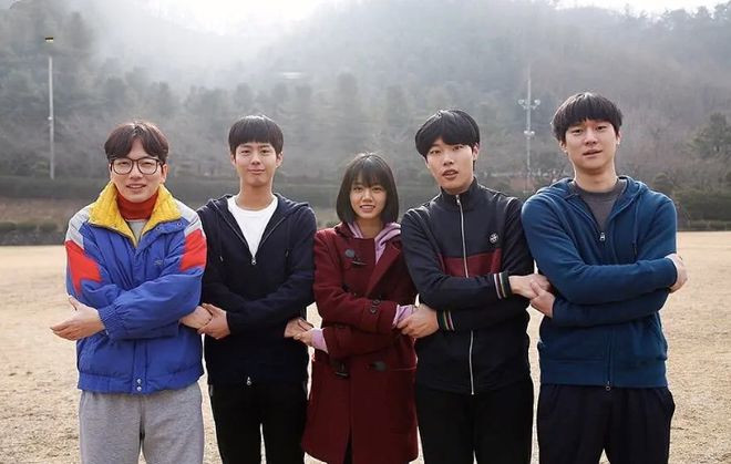 ���ݴ�����10���߷ֺ���, ÿһ�����Ǽ���, �ɱ�˵�㶼������(���� �ݼ�)