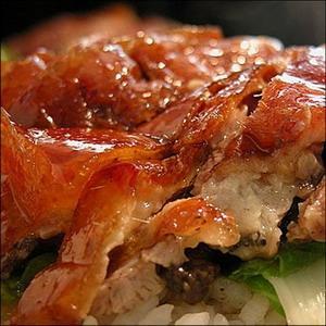 广东传统的特色名菜广式烧填鸭
