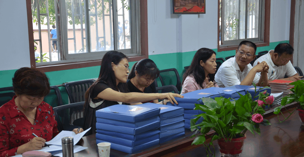 郑州市教育局道德课堂检查组到上街区外国语小学督导检查工作