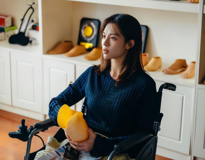 ��һ����ƾ���ʾ����Ȧ, �����֡��ϡ�������, ���ѱ�ʾ: ̫��ʵ(�Խ����)