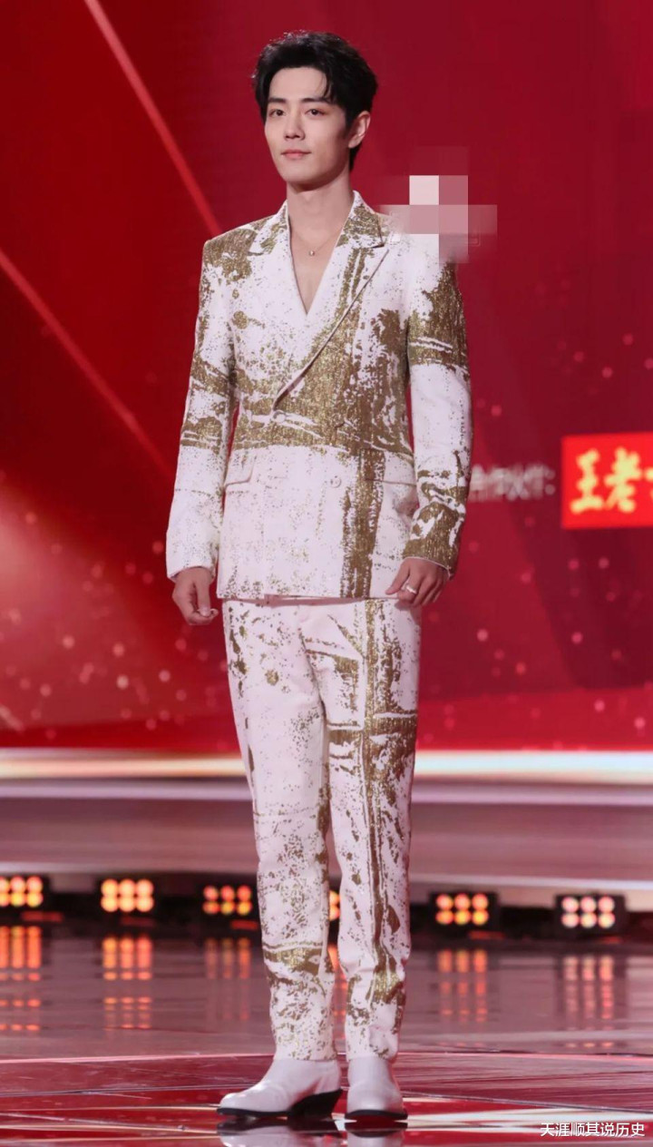 ���Ӿ����ʢ��: �����۷���ò���˾�̾, Фս�����������, �����������ٹ�â����!