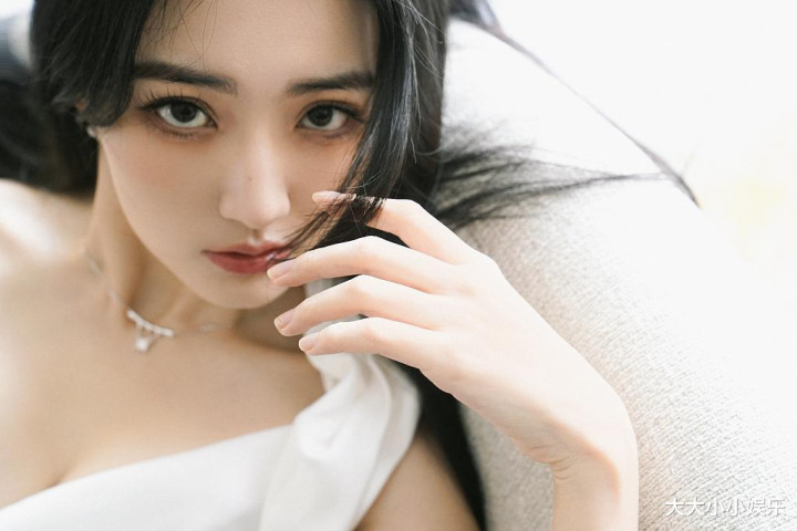 ��V����µķ�������: ����ں��ϵ����ʵ�Ӱ���ϵ�ʱ����ʾ(���ϵ����ʵ�Ӱ�ڼα�)