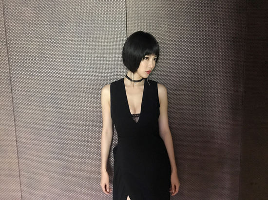 《追龙》第一晶女郎胡然颠覆形象致敬经典