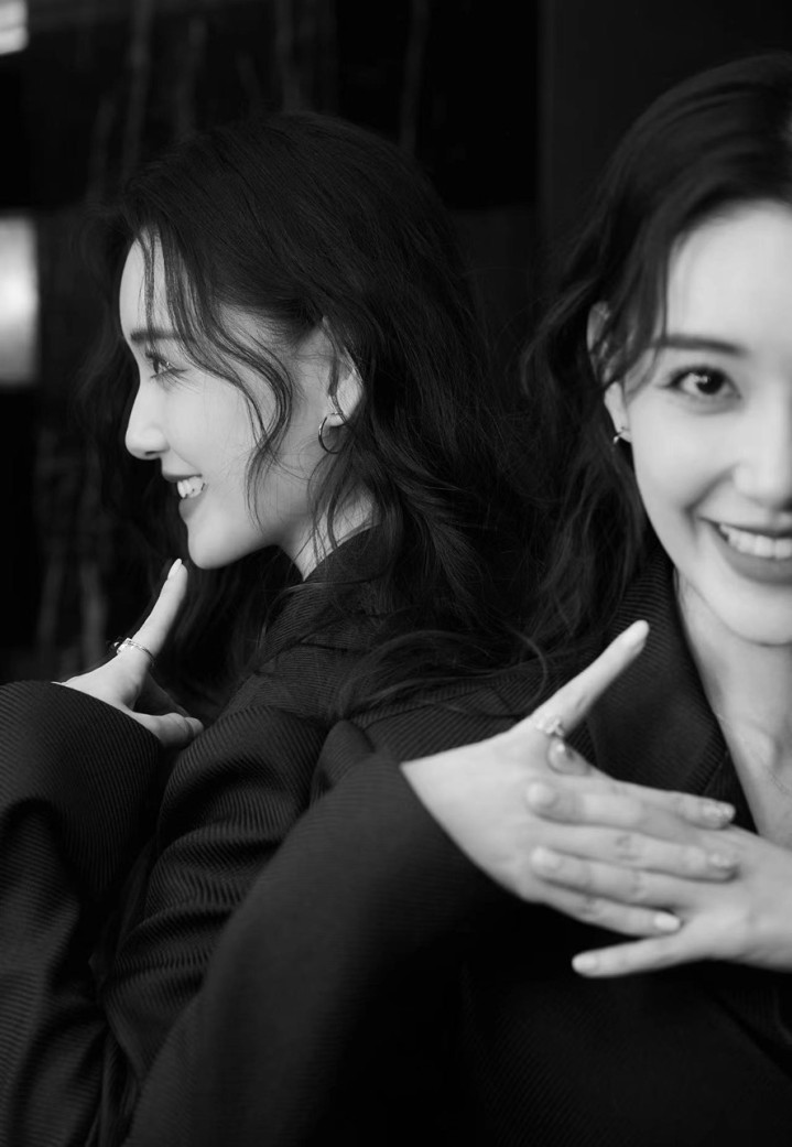 蒋依依拍摄酷girl写真, 展现青年演员气场氛围(女星蒋依依)