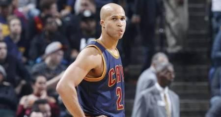 公牛认领骑士旧将凯皇费尔德