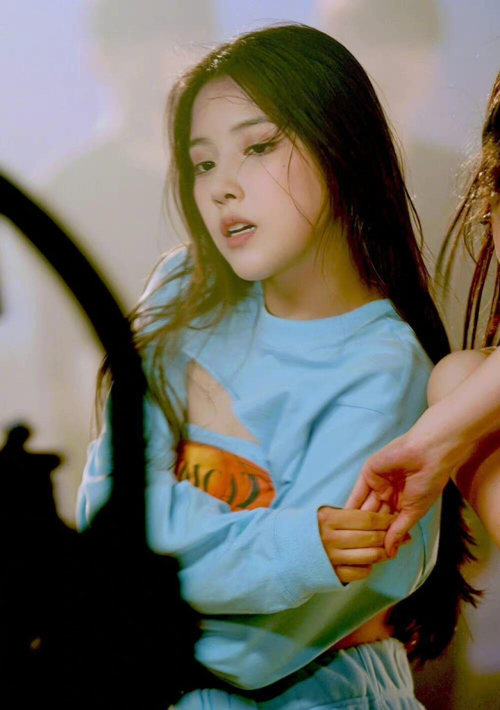 Jyp更新nmixx成员照片 公开itzy回归海报 和twice正规三辑预告 全网搜