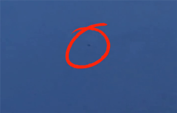 無人機500米高空拍攝到長白山天池不明物體 景區回應-圖2