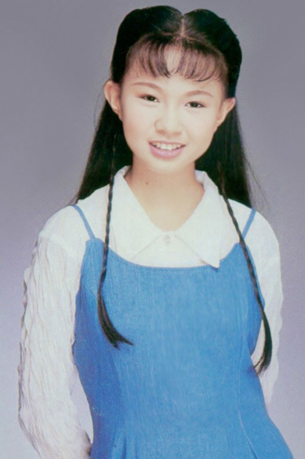 被传言死亡最狠的还属卓依婷,足足被网友传了16年,当年的卓依婷人美歌